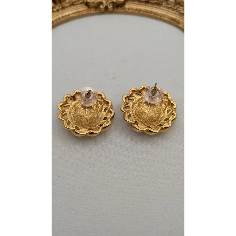 Vintage Gold Tone Anchor Earrings Cream Enamel Nautical Coastal Preppy 1.25in